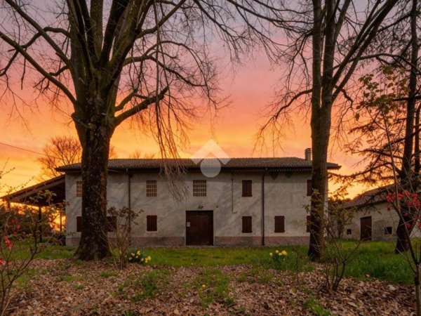 casa indipendente in vendita a San Martino in Rio in zona Stiolo