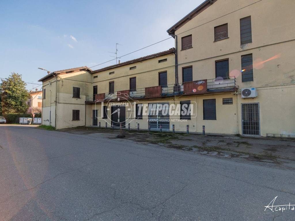 casa indipendente in vendita a San Martino in Rio in zona Stiolo