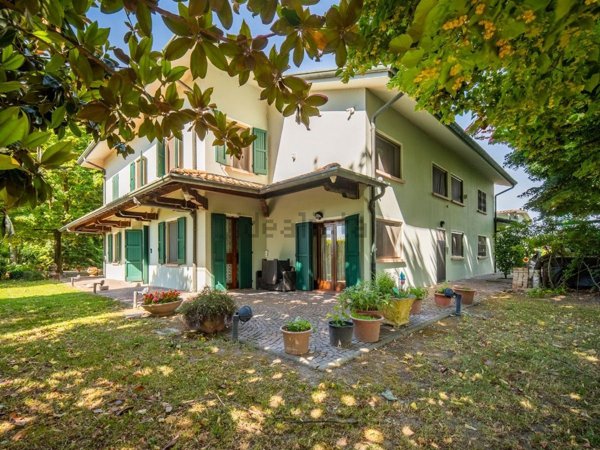 casa indipendente in vendita a San Martino in Rio in zona Gazzata
