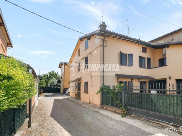casa indipendente in vendita a San Martino in Rio in zona Gazzata