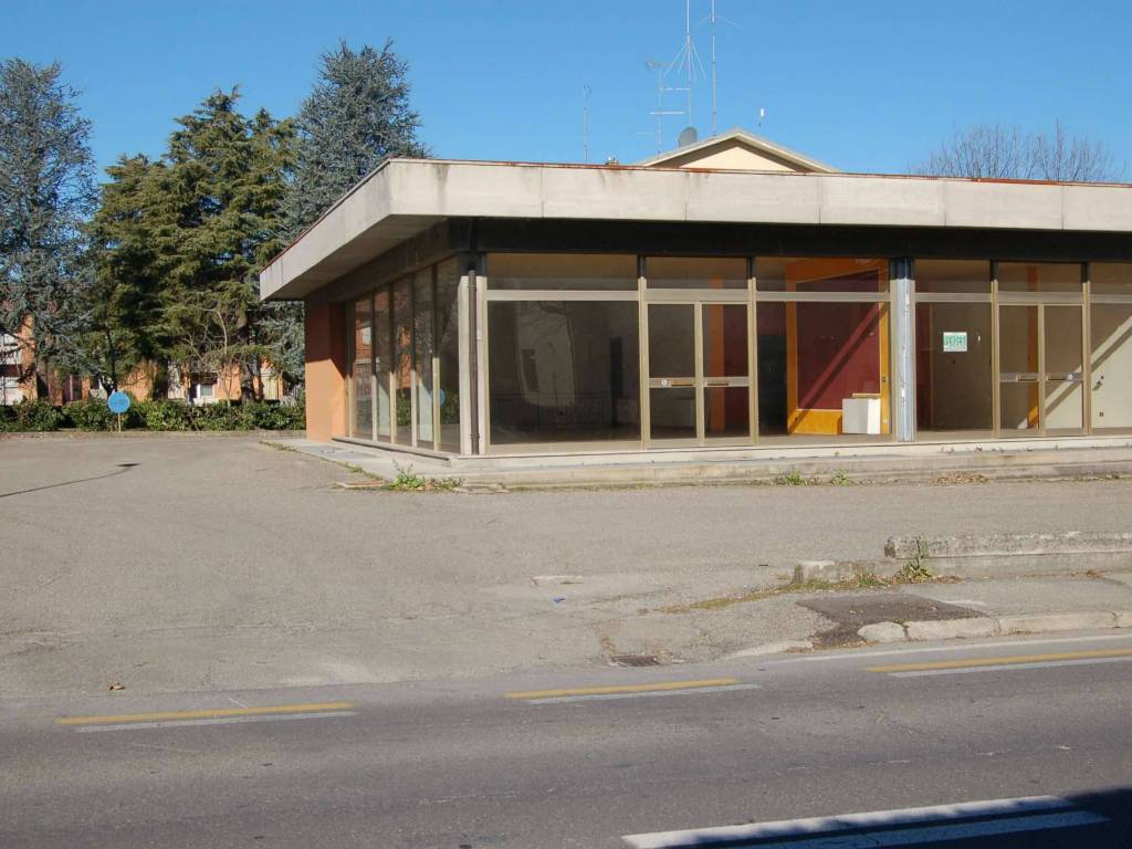 negozio in vendita a San Polo d'Enza