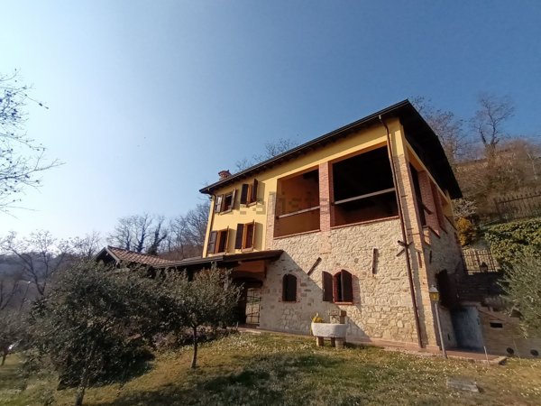 quadrivano in vendita a San Polo d'Enza