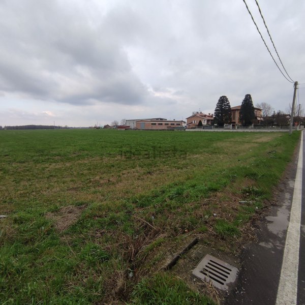 terreno edificabile in vendita a San Polo d'Enza in zona Barcaccia