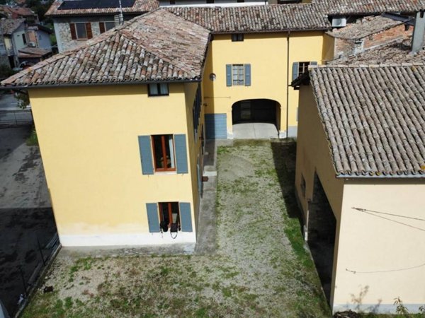 casa indipendente in vendita a San Polo d'Enza