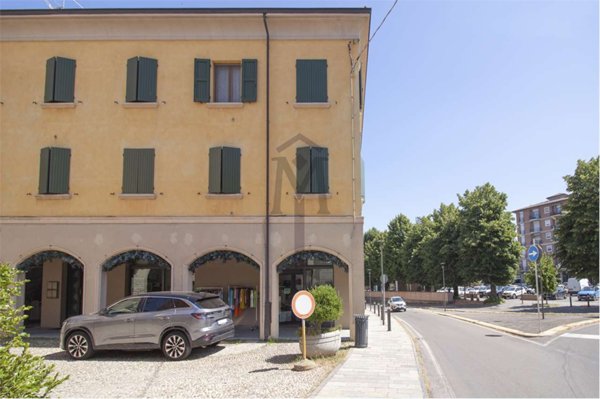 negozio in vendita a Lonato del Garda in zona San Polo