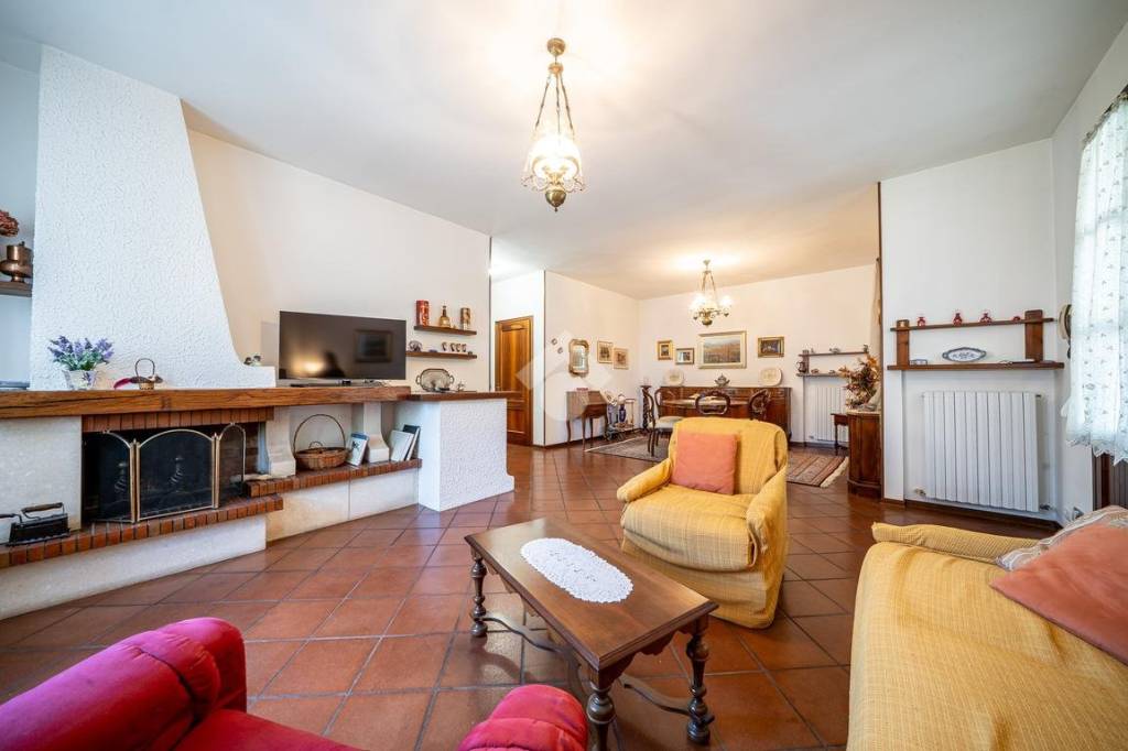 casa indipendente in vendita a San Polo d'Enza