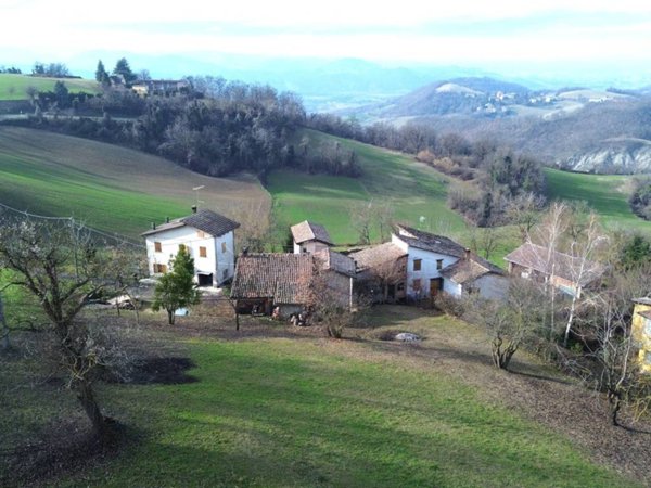casale in vendita a San Polo d'Enza