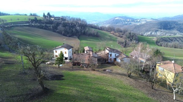 casale in vendita a San Polo d'Enza