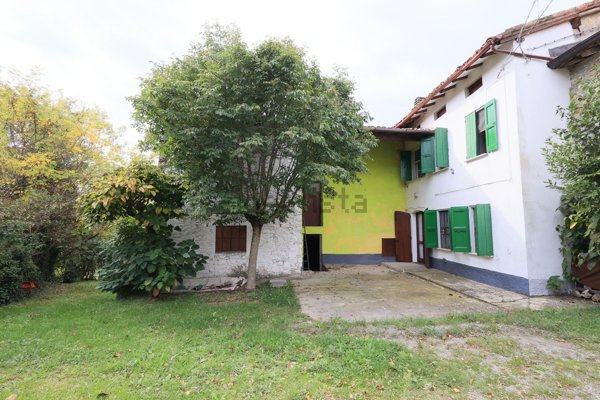 casa indipendente in vendita a San Polo d'Enza in zona Pietre