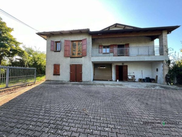 casa indipendente in vendita a San Polo d'Enza in zona Carbognano