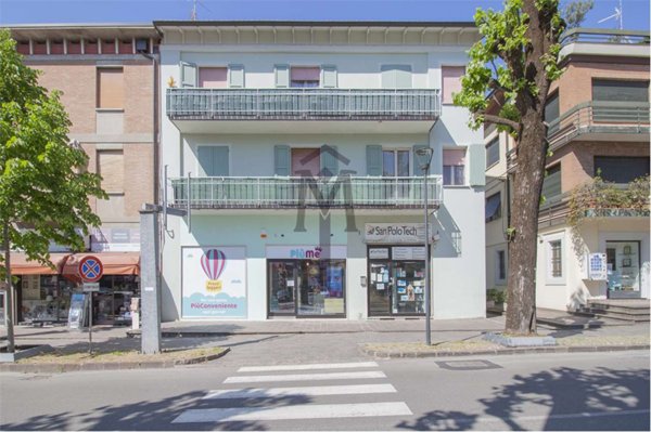 negozio in vendita a Lonato del Garda in zona San Polo