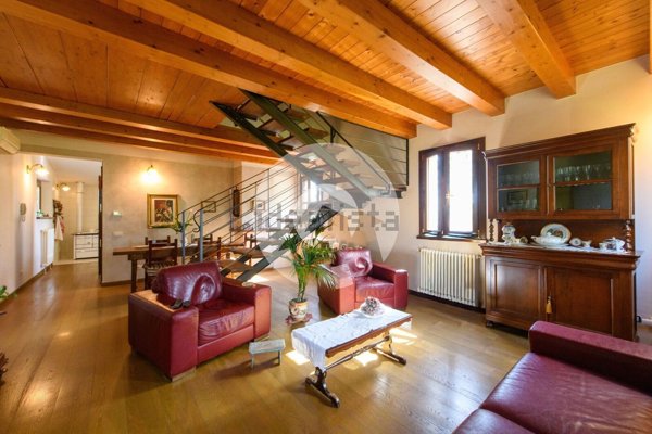 casa indipendente in vendita a San Polo d'Enza