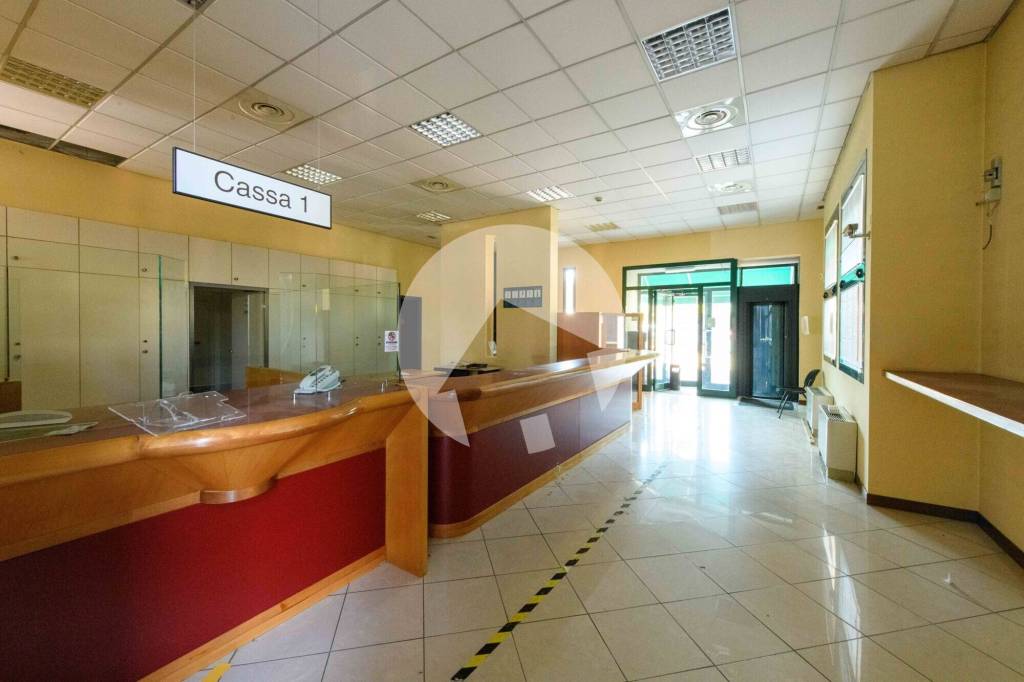 negozio in vendita a San Polo d'Enza in zona Rio Luceria