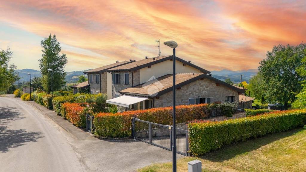 appartamento in vendita a San Polo d'Enza in zona Pietre