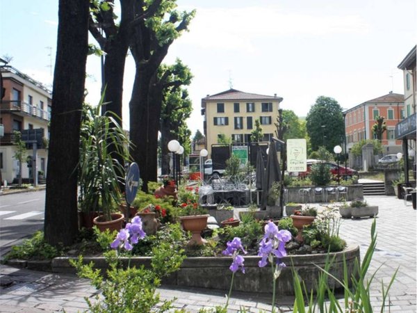negozio in vendita a San Polo d'Enza in zona Rio Luceria