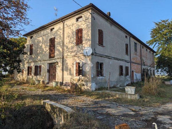 casa indipendente in vendita a Sant'Ilario d'Enza in zona Calerno