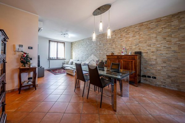 casa indipendente in vendita a Sant'Ilario d'Enza in zona Calerno