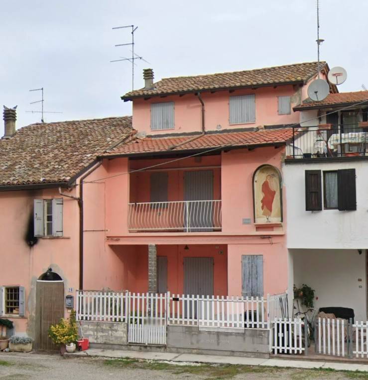 casa indipendente in vendita a Sant'Ilario d'Enza in zona Chiavicone