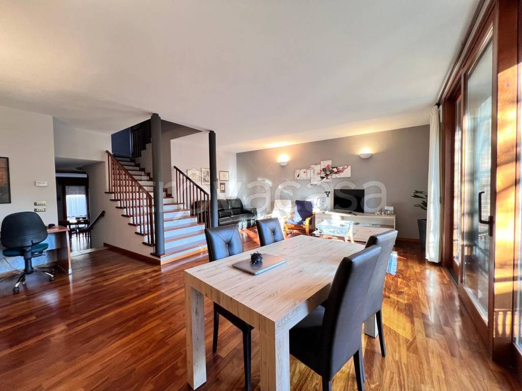 casa indipendente in vendita a Sant'Ilario d'Enza