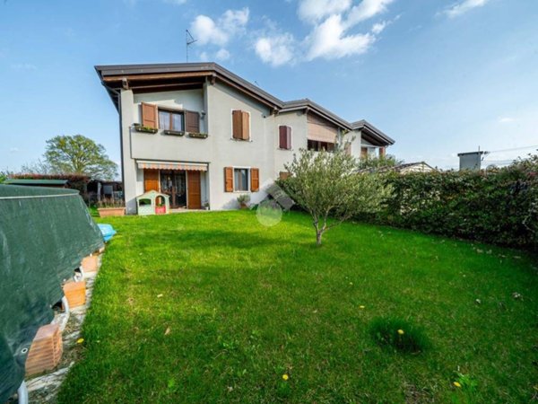 casa indipendente in vendita a Sant'Ilario d'Enza