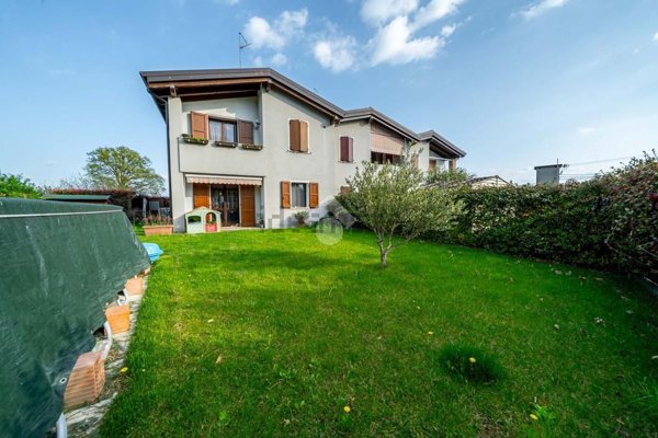 casa indipendente in vendita a Sant'Ilario d'Enza