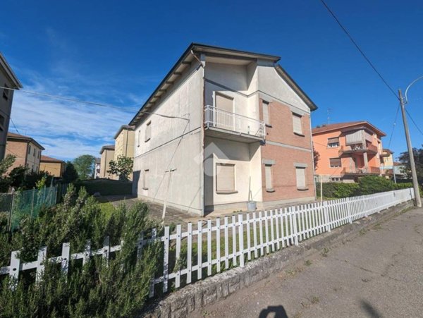 casa indipendente in vendita a Sant'Ilario d'Enza