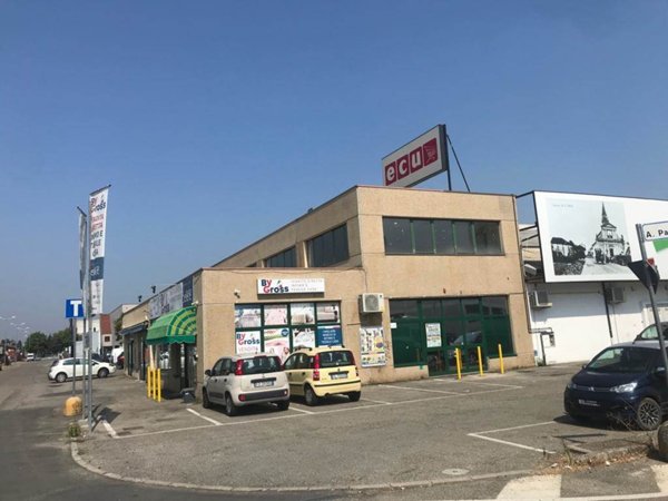 ufficio in vendita a Sant'Ilario d'Enza in zona Calerno