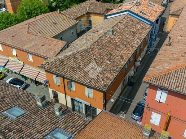 intera palazzina in vendita a Sant'Ilario d'Enza