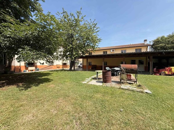 casa indipendente in vendita a Sant'Ilario d'Enza in zona Calerno