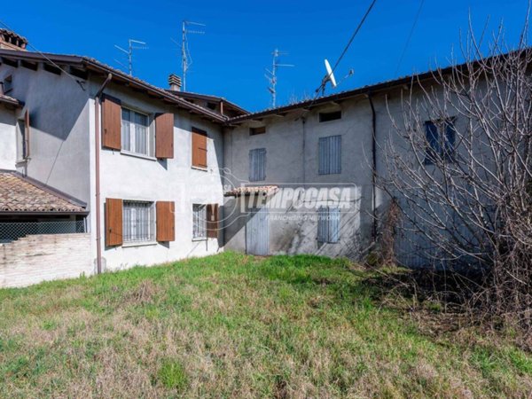 casa indipendente in vendita a Sant'Ilario d'Enza