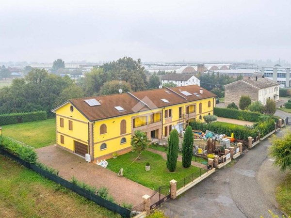 casa indipendente in vendita a Sant'Ilario d'Enza in zona Calerno