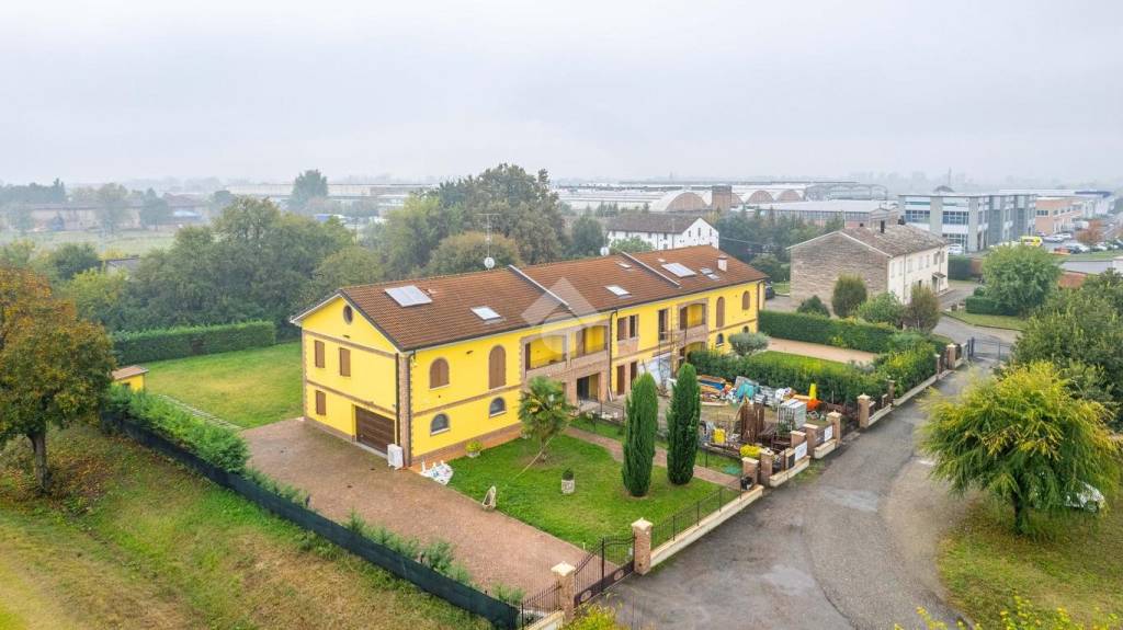 casa indipendente in vendita a Sant'Ilario d'Enza in zona Calerno