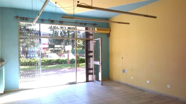 locale commerciale in vendita a Sant'Ilario d'Enza