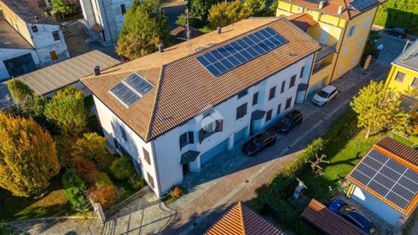 casa indipendente in vendita a Sant'Ilario d'Enza