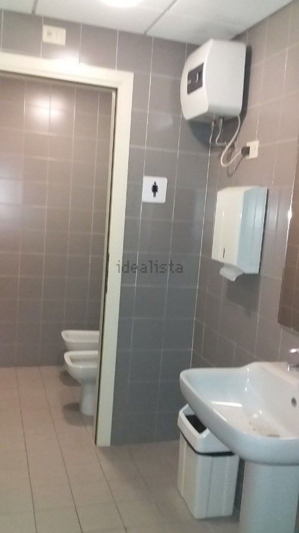 ufficio in vendita a Sant'Ilario d'Enza in zona Calerno