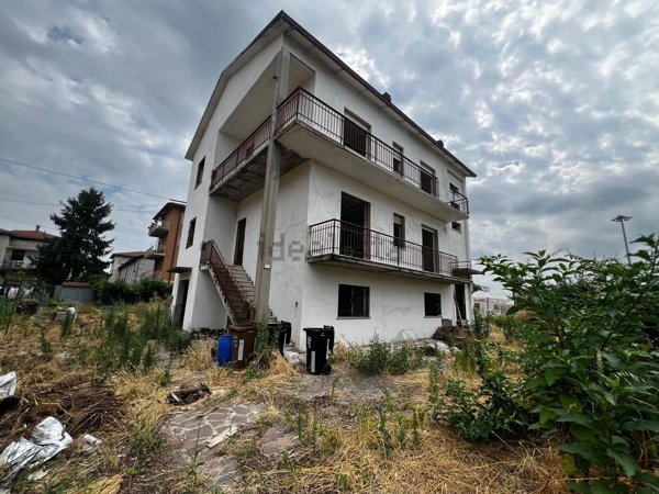 casa indipendente in vendita a Sant'Ilario d'Enza