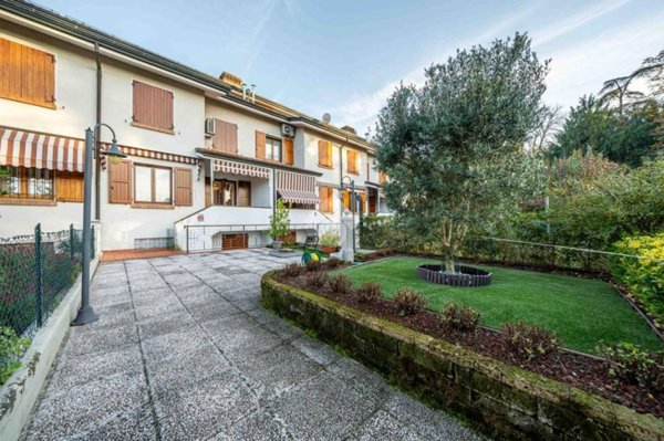 casa indipendente in vendita a Sant'Ilario d'Enza