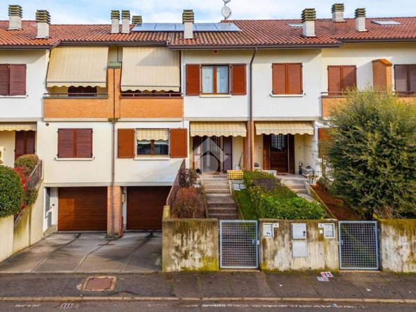 casa indipendente in vendita a Sant'Ilario d'Enza