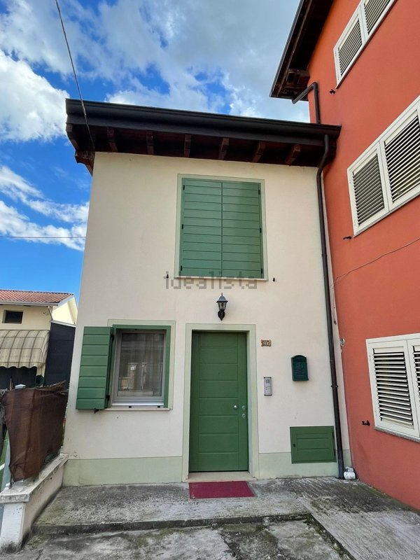 casa indipendente in vendita a Sant'Ilario d'Enza