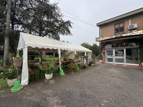 negozio in vendita a Sant'Ilario d'Enza