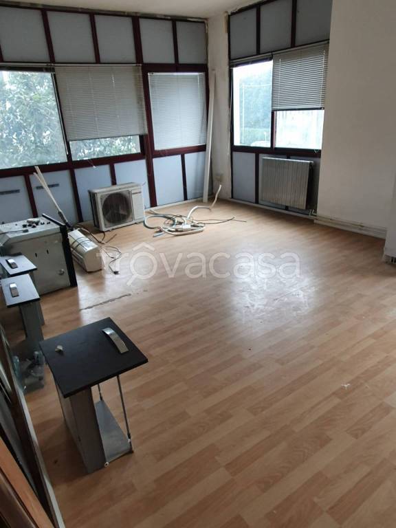 ufficio in vendita a Sant'Ilario d'Enza