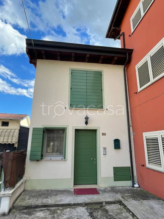 casa indipendente in vendita a Sant'Ilario d'Enza