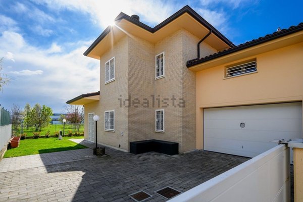 casa indipendente in vendita a Sant'Ilario d'Enza