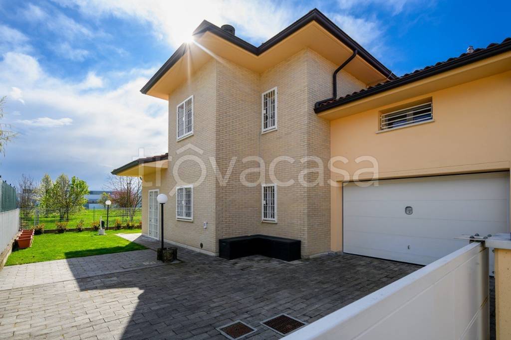 casa indipendente in vendita a Sant'Ilario d'Enza