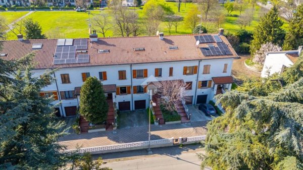 casa indipendente in vendita a Sant'Ilario d'Enza