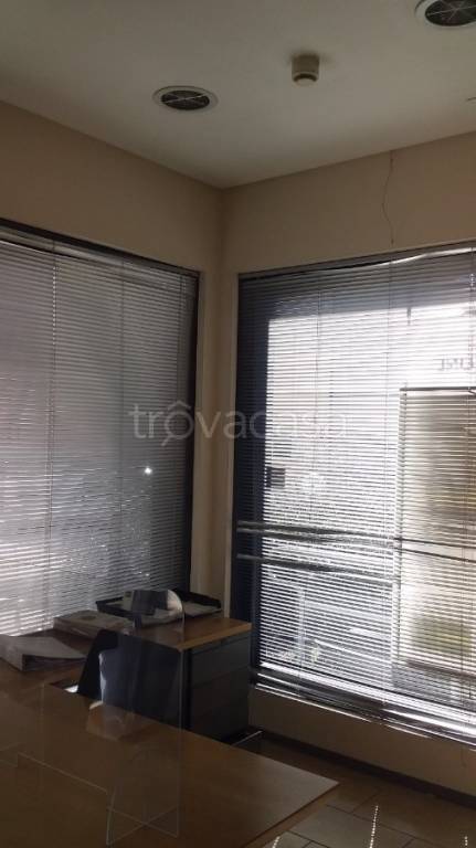 negozio in vendita a Sant'Ilario d'Enza in zona Calerno