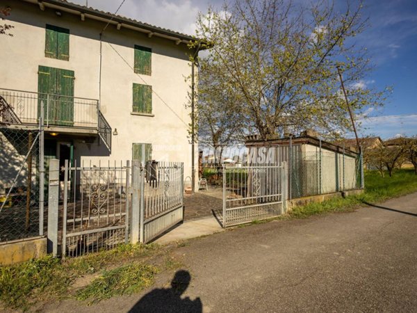 casa indipendente in vendita a Sant'Ilario d'Enza