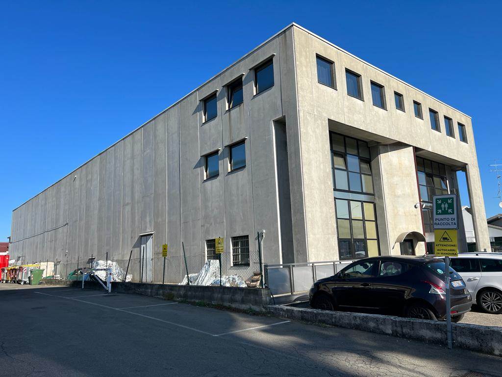 capannone in vendita a Sant'Ilario d'Enza in zona Calerno