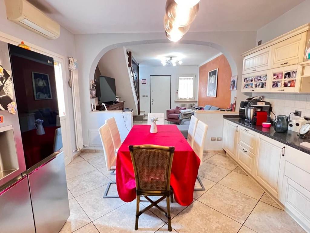 casa indipendente in vendita a Sant'Ilario d'Enza