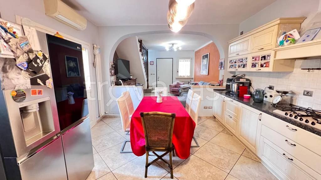 casa indipendente in vendita a Sant'Ilario d'Enza